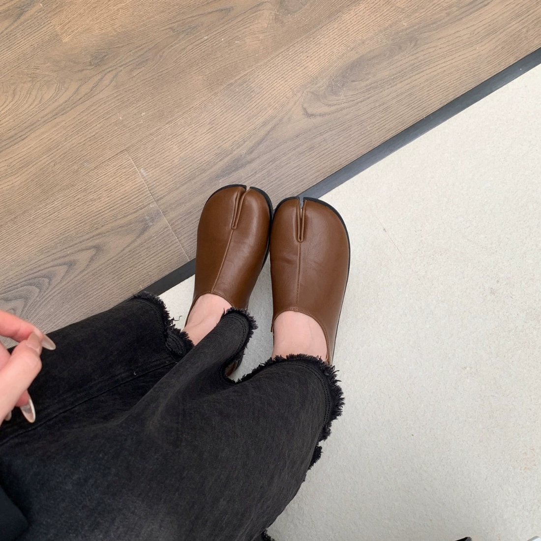 Black Women's Leather Tabi  Flats