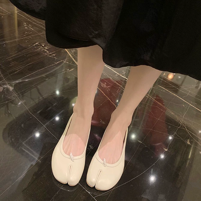 Handmade Black Leather Split Toe Flats for Women
