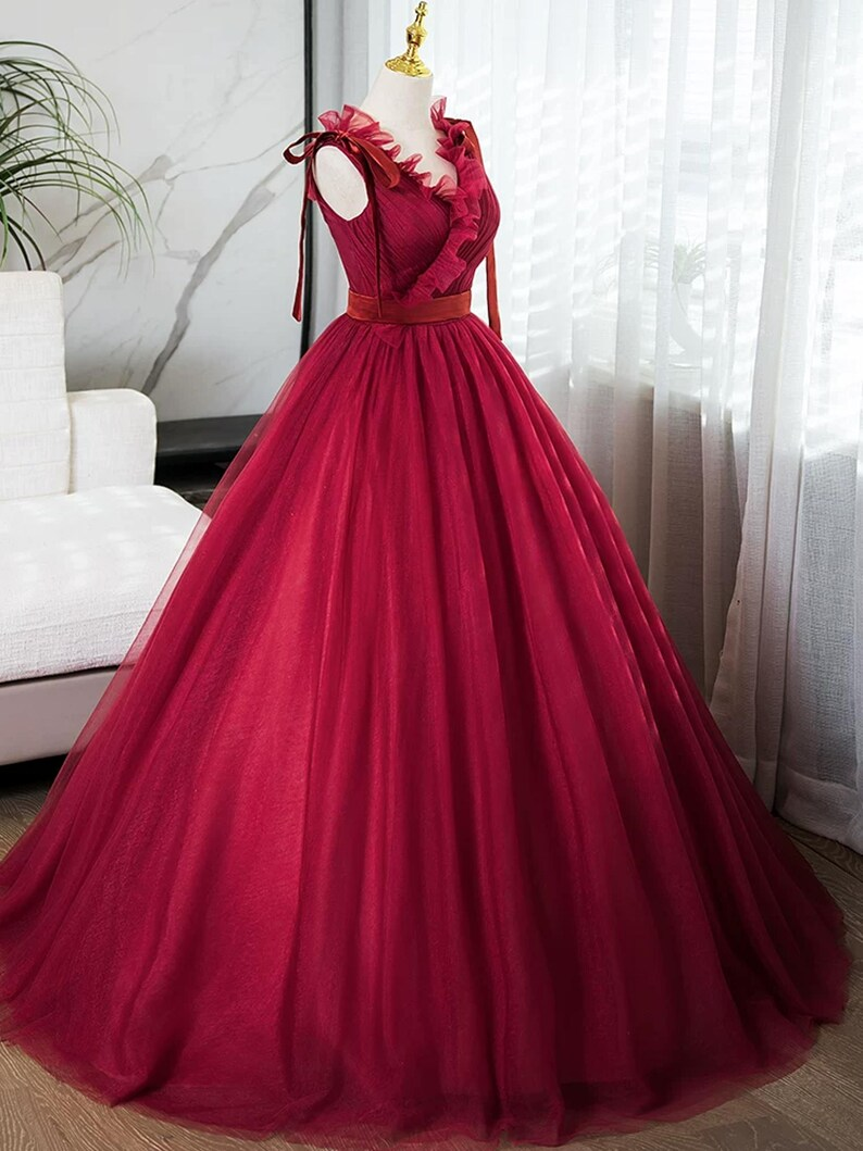 Elegant Red Tulle V Neck Long Prom Dress