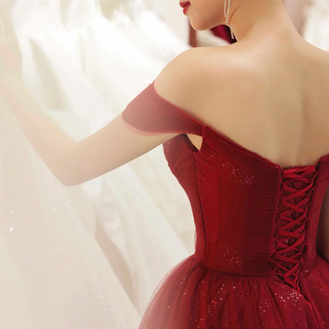 Elegant Red Off Shoulder Tulle Prom Dress